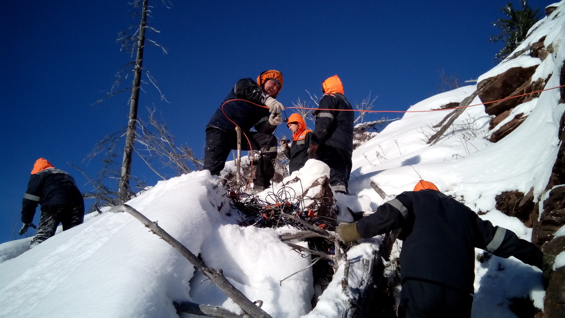 При размотке приемной линии часто требуется обладать навыками альпинистов