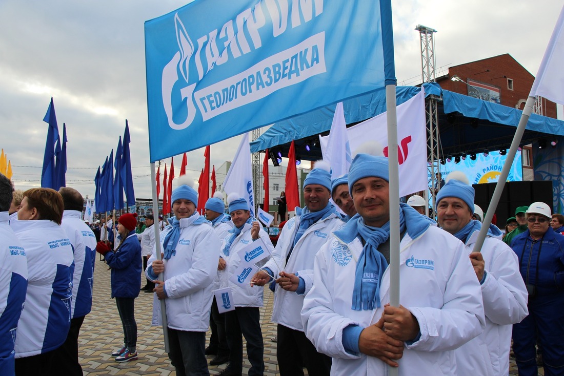 Делегация ООО "Газпром геологоразведка" в праздничной колонне
