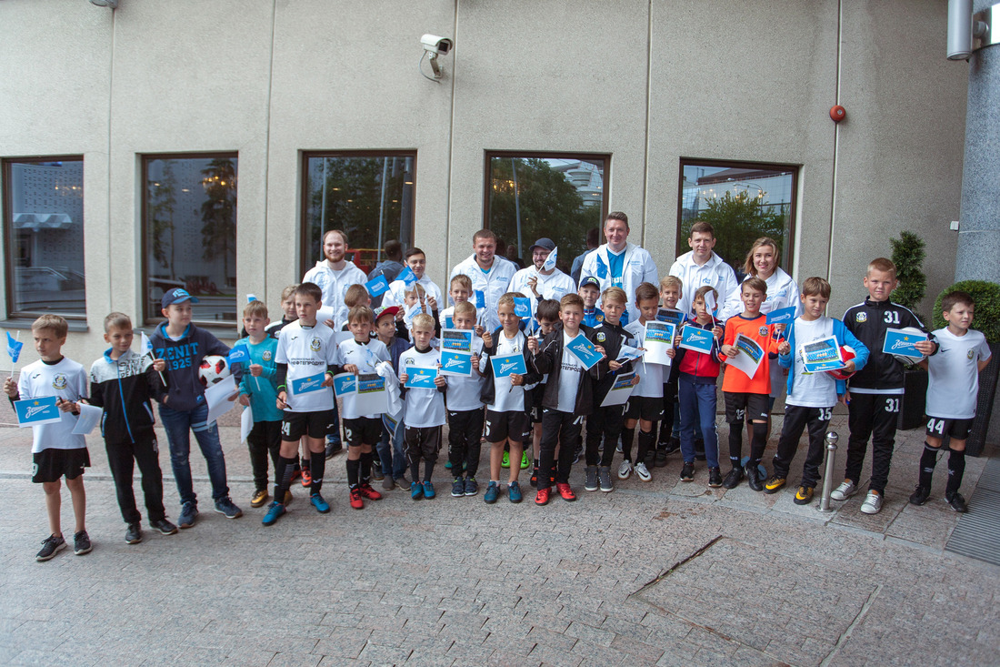 Юные футболисты и работники ООО "Газпром геологоразведка" готовы ко встрече